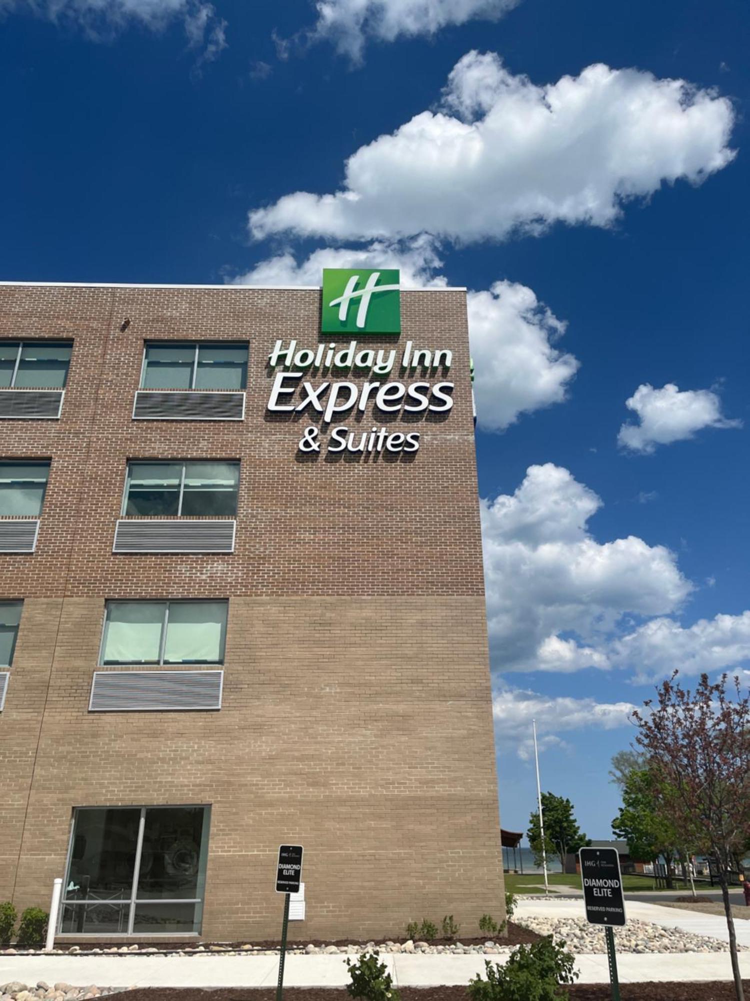 Holiday Inn Express & Suites Oscoda By Ihg 外观 照片
