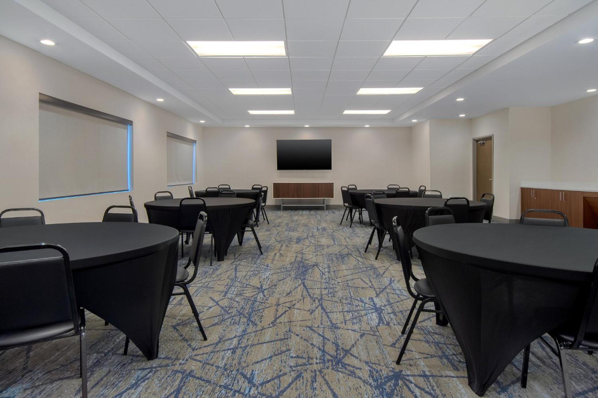 Holiday Inn Express & Suites Oscoda By Ihg 外观 照片